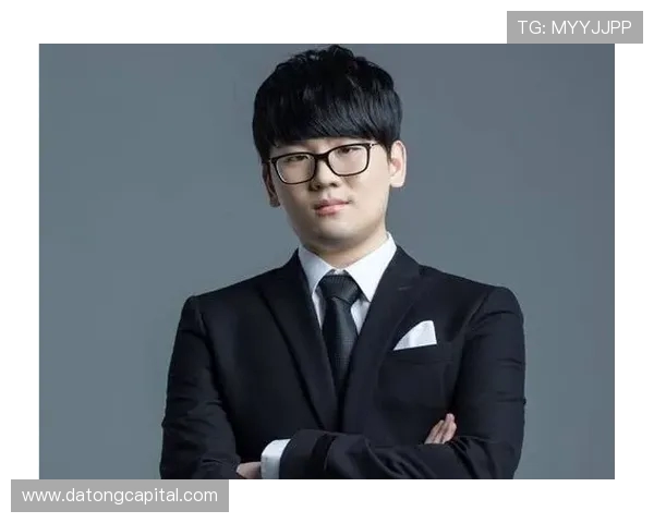 聚焦CSGO：深入探讨V5战队的战术创新与技术提升之路