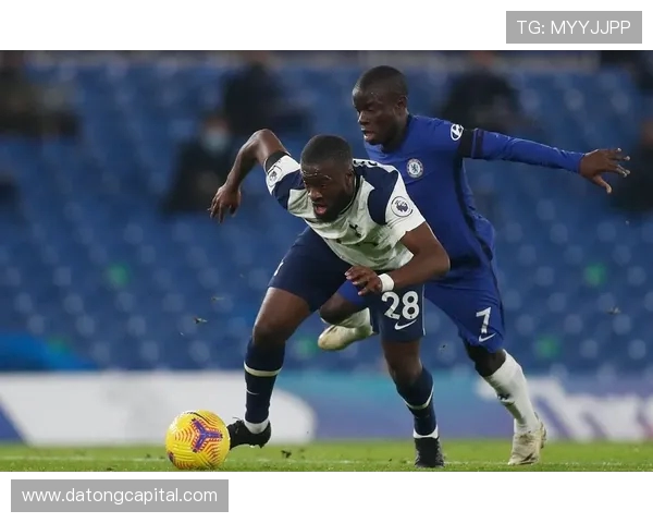 伊蒂哈德与纳达艾激战正酣谁能在这场对决中笑到最后